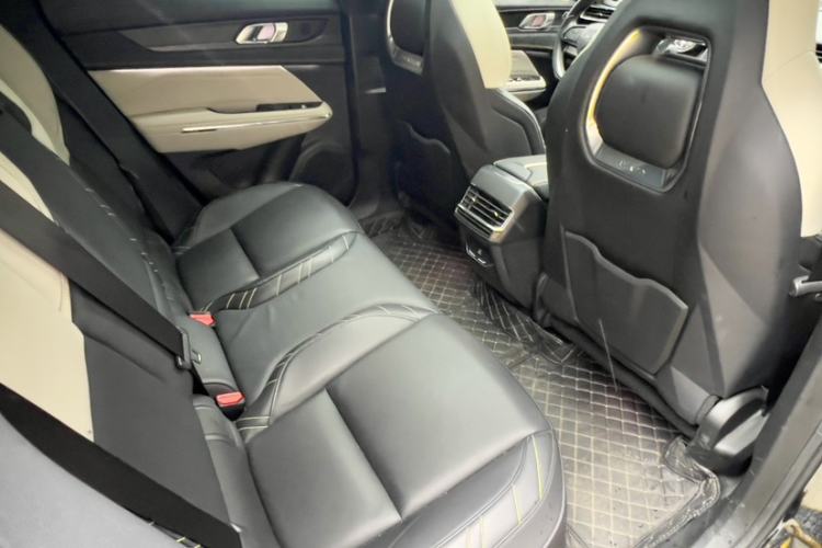 Used Lynk & Co 05 2020 2.0TD Two-Wheel Drive Shine Halo Interior 3