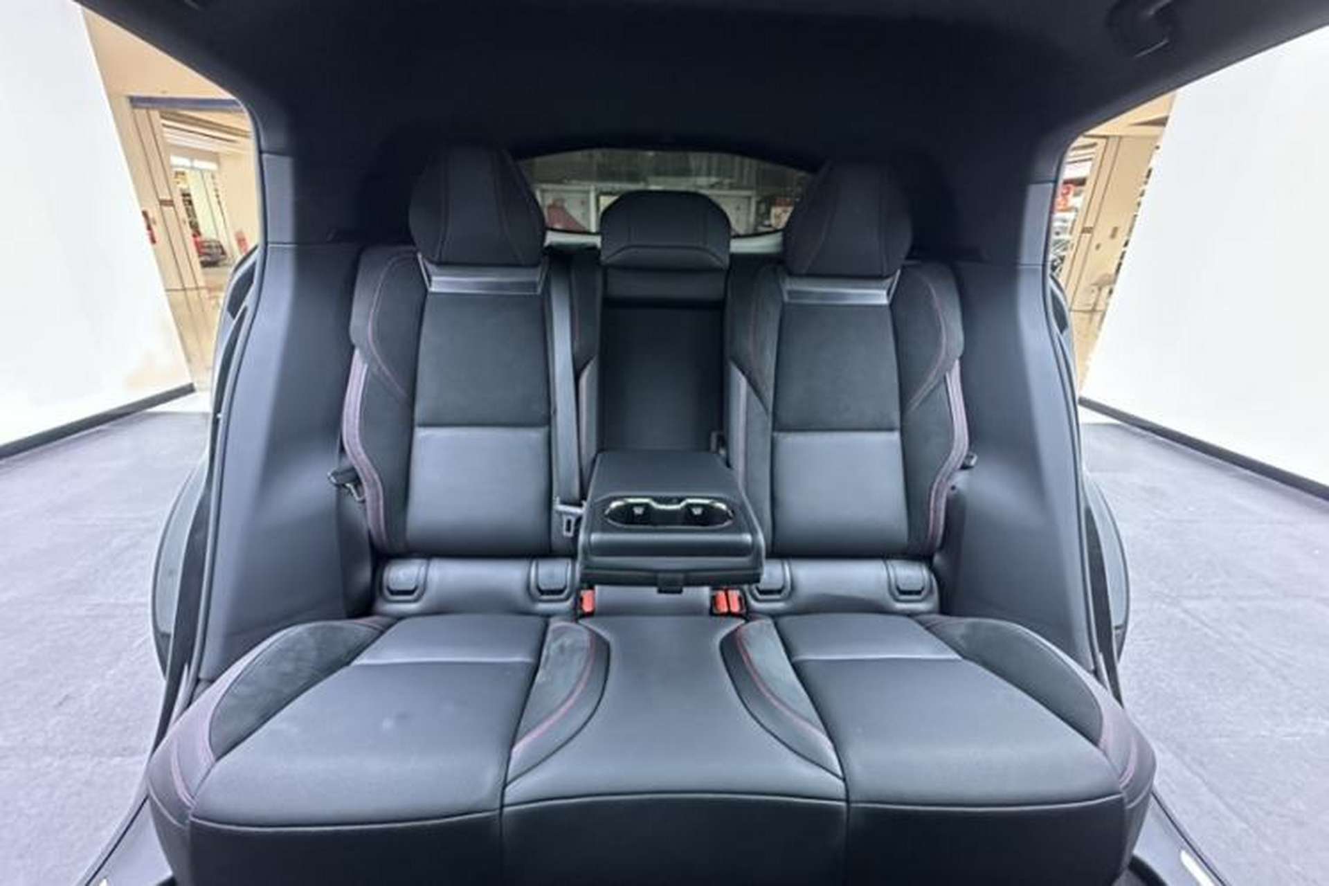 Used Lynk & Co 05 2020 2.0TD Four-Wheel Drive HypeHalo Interior 3