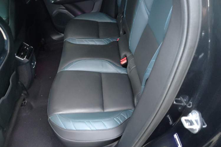 Used Lynk & Co 05 2020 2.0TD Two-Wheel Drive Shine Halo Interior 4
