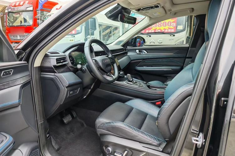 Used Lynk & Co 05 2020 2.0TD Two-Wheel Drive Shine Halo Interior 5