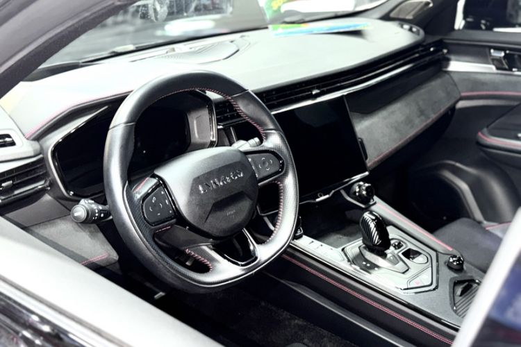Used Lynk & Co 05 2020 2.0TD Four-Wheel Drive HypeHalo Interior 6