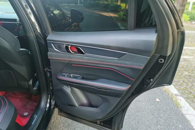 Used Lynk & Co 05 2020 2.0TD Four-Wheel Drive HypeHalo Interior 7