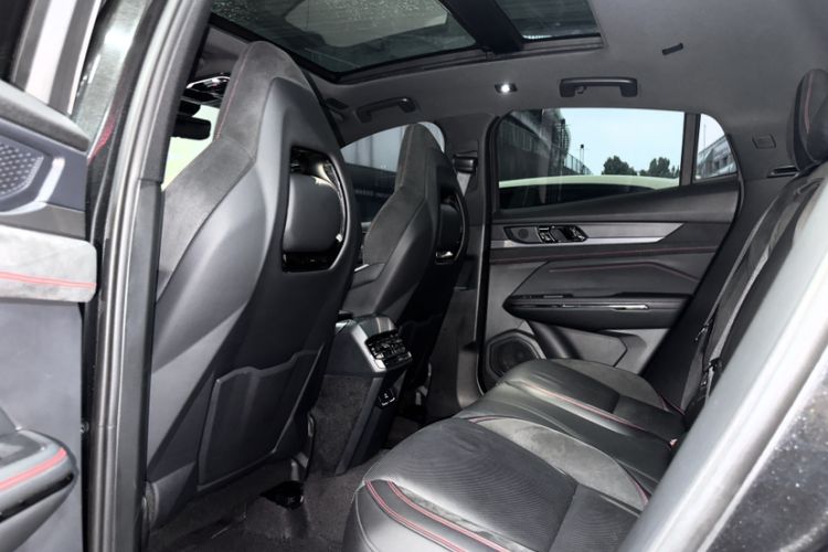 Used Lynk & Co 05 2020 2.0TD Four-Wheel Drive HypeHalo Interior 7