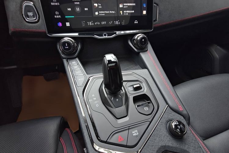 Used Lynk & Co 05 2020 2.0TD Four-Wheel Drive HypeHalo Interior 8