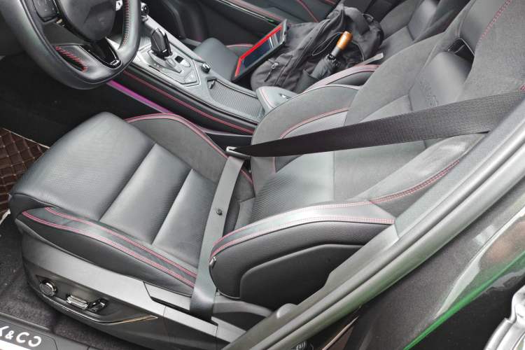 Used Lynk & Co 05 2020 2.0TD Four-Wheel Drive HypeHalo Left Front Seat
