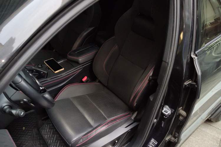 Used Lynk & Co 05 2020 2.0TD Four-Wheel Drive HypeHalo Left Front Seat
