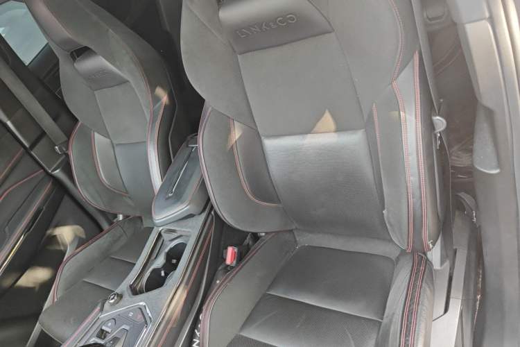 Used Lynk & Co 05 2020 2.0TD Four-Wheel Drive HypeHalo Left Front Seat