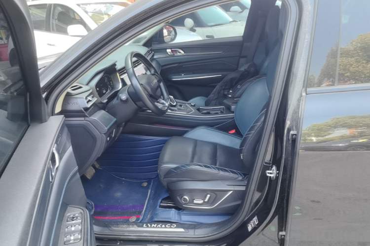 Used Lynk & Co 05 2020 2.0TD Two-Wheel Drive Shine Halo Left Front Seat