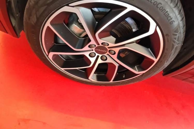 Used Lynk & Co 05 2020 2.0TD Two-Wheel Drive Shine Halo Left Front Wheel Hub