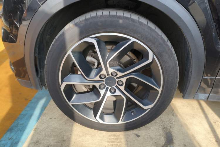 Used Lynk & Co 05 2020 2.0TD Two-Wheel Drive Shine Halo Left Front Wheel Hub