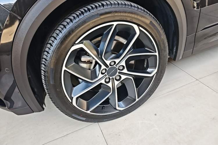 Used Lynk & Co 05 2020 2.0TD Two-Wheel Drive Shine Halo Left Front Wheel Hub