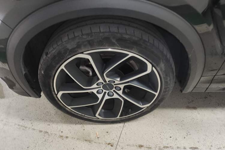 Used Lynk & Co 05 2020 2.0TD Two-Wheel Drive Shine Halo Left Front Wheel Hub