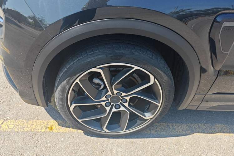 Used Lynk & Co 05 2020 2.0TD Two-Wheel Drive Shine Halo Left Front Wheel Hub