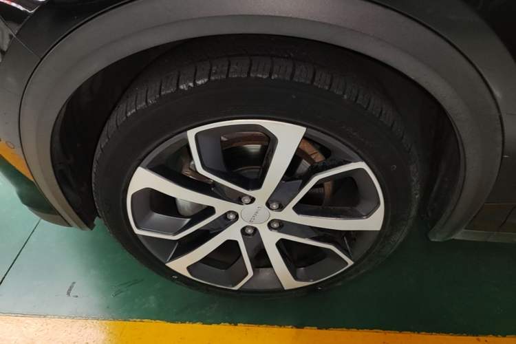 Used Lynk & Co 05 2020 2.0TD Four-Wheel Drive HypeHalo Left Front Wheel Hub