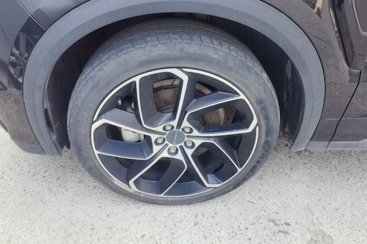 Used Lynk & Co 05 2020 2.0TD Two-Wheel Drive Shine Halo Left Front Wheel Hub