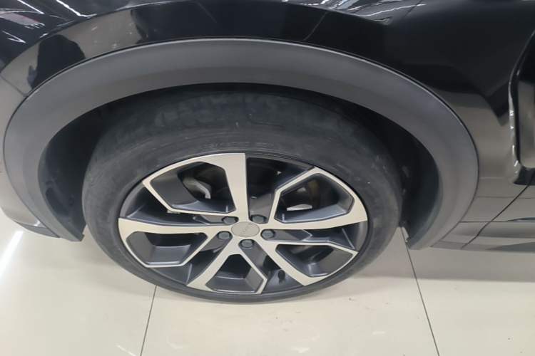 Used Lynk & Co 05 2020 2.0TD Four-Wheel Drive HypeHalo Left Front Wheel Hub