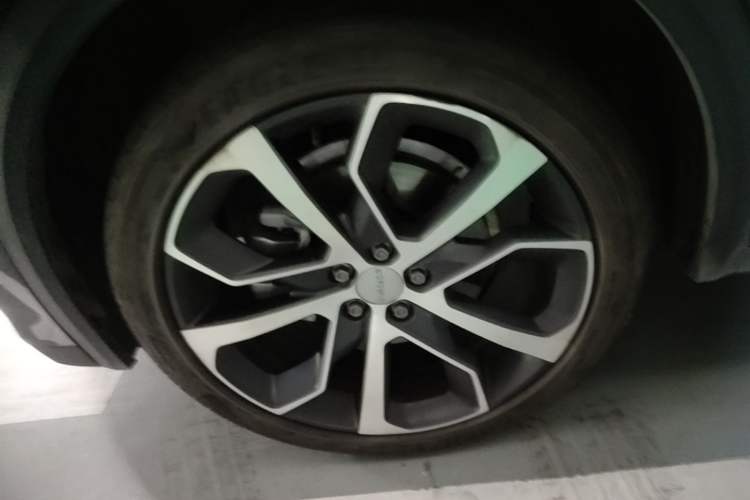 Used Lynk & Co 05 2020 2.0TD Four-Wheel Drive HypeHalo Left Front Wheel Hub