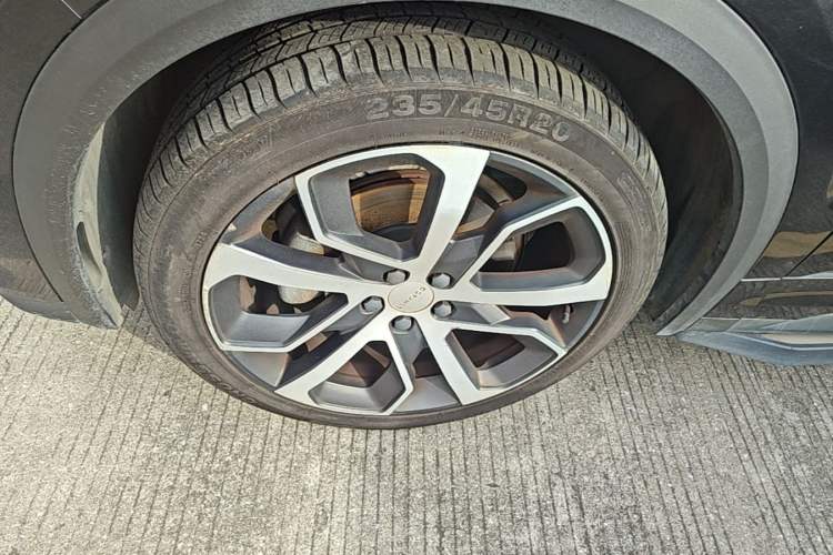 Used Lynk & Co 05 2020 2.0TD Four-Wheel Drive HypeHalo Left Front Wheel Hub