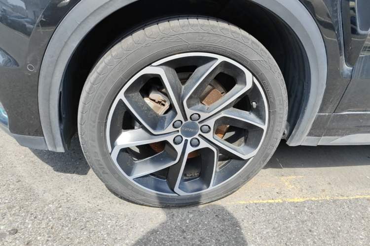 Used Lynk & Co 05 2020 2.0TD Two-Wheel Drive Shine Halo Left Front Wheel Hub