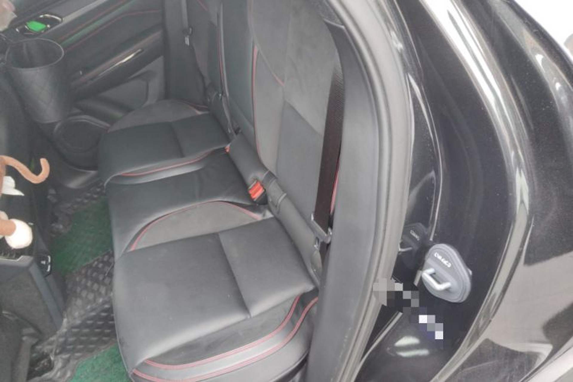 Used Lynk & Co 05 2020 2.0TD Four-Wheel Drive HypeHalo Left Rear Seat
