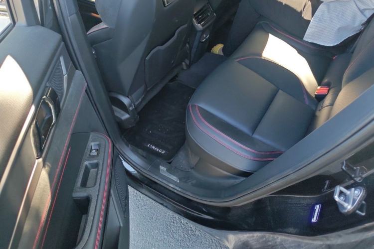 Used Lynk & Co 05 2020 2.0TD Four-Wheel Drive HypeHalo Left Rear Seat