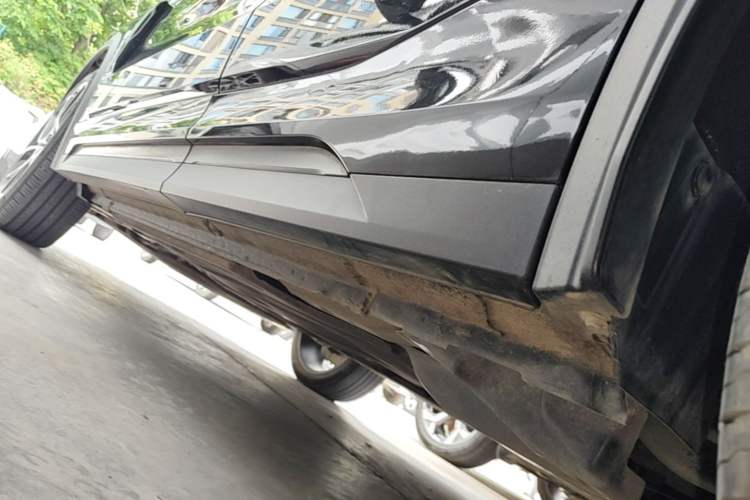 Used Lynk & Co 05 2020 2.0TD Two-Wheel Drive Shine Halo Left Side Sill
