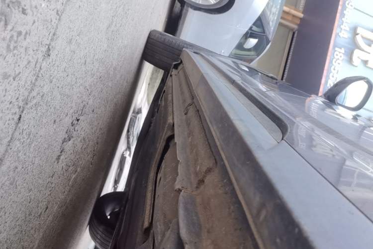 Used Lynk & Co 05 2020 2.0TD Two-Wheel Drive Shine Halo Left Side Sill