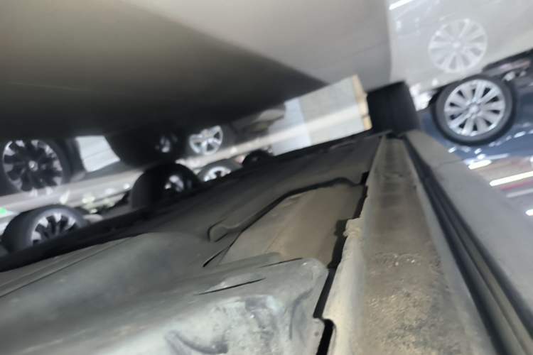 Used Lynk & Co 05 2020 2.0TD Four-Wheel Drive HypeHalo Left Side Sill