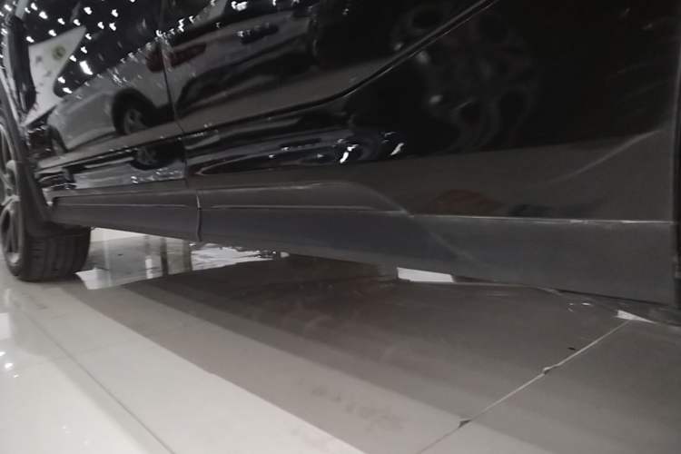 Used Lynk & Co 05 2020 2.0TD Two-Wheel Drive Shine Halo Left Side Sill