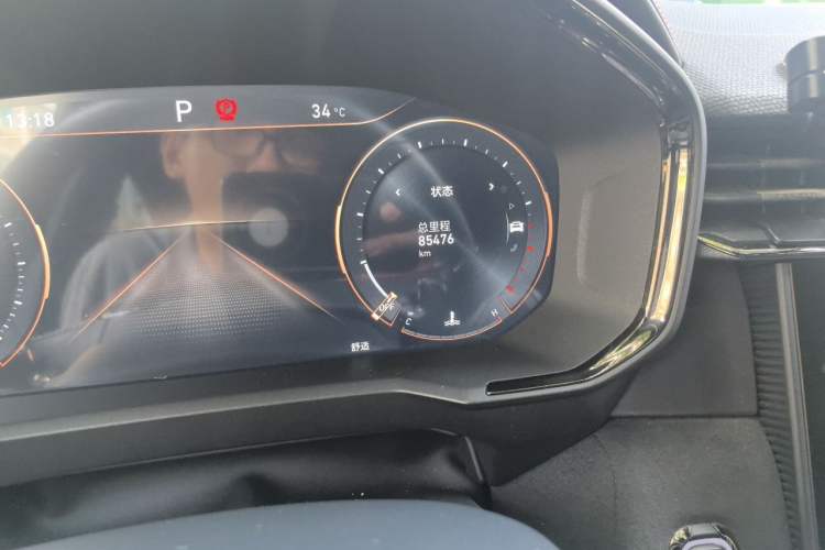 Used Lynk & Co 05 2020 2.0TD Four-Wheel Drive HypeHalo Odometer Close Up