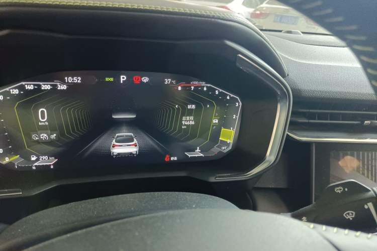 Used Lynk & Co 05 2020 2.0TD Two-Wheel Drive Zhaoyang Plus Odometer Close Up