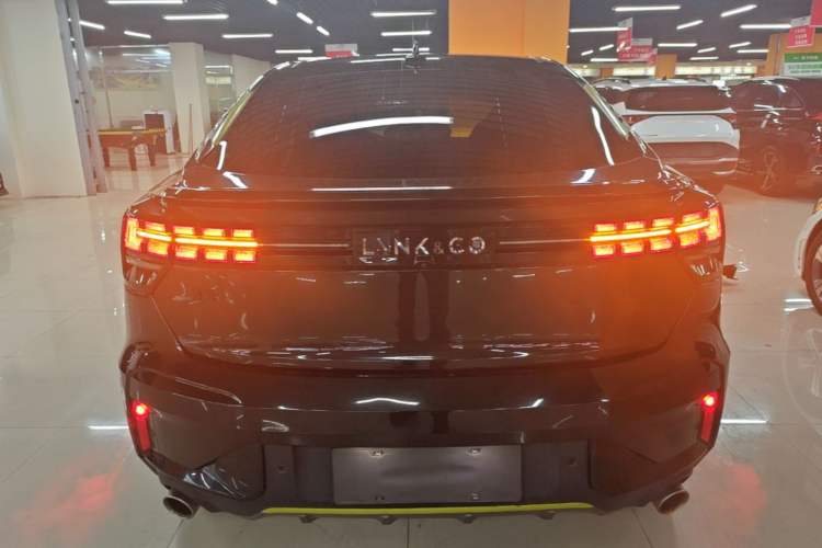 Used Lynk & Co 05 2020 2.0TD Two-Wheel Drive Shine Halo Rear