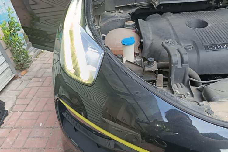 Used Lynk & Co 05 2020 2.0TD Two-Wheel Drive Zhaoyang Plus Right Front Headlight