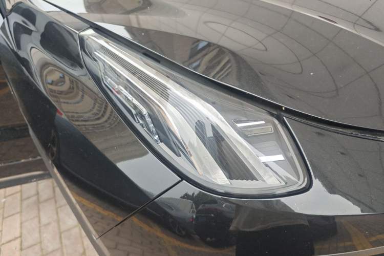 Used Lynk & Co 05 2020 2.0TD Four-Wheel Drive HypeHalo Right Front Headlight