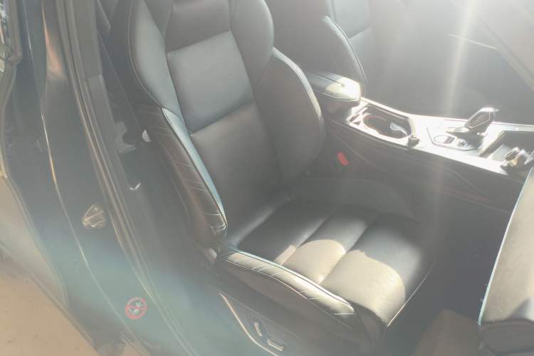 Used Lynk & Co 05 2020 2.0TD Two-Wheel Drive Shine Halo Right Front Seat