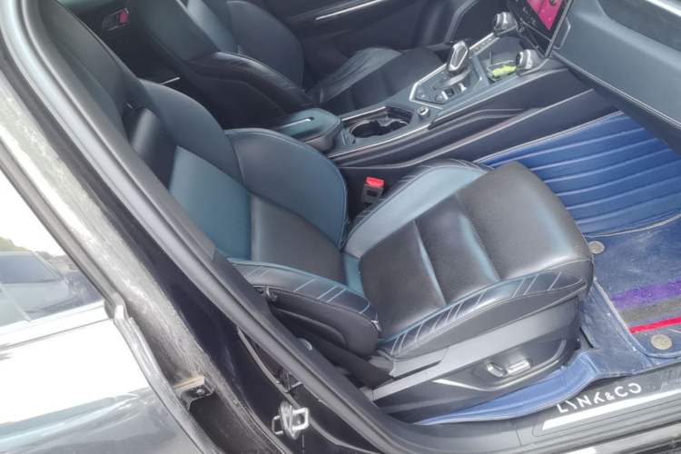 Used Lynk & Co 05 2020 2.0TD Two-Wheel Drive Shine Halo Right Front Seat