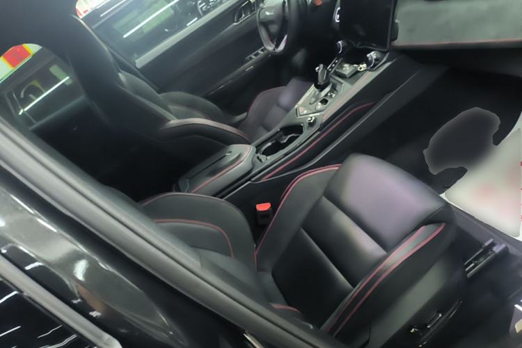Used Lynk & Co 05 2020 2.0TD Four-Wheel Drive HypeHalo Right Front Seat
