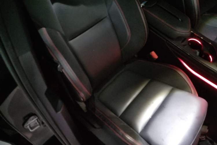 Used Lynk & Co 05 2020 2.0TD Four-Wheel Drive HypeHalo Right Front Seat