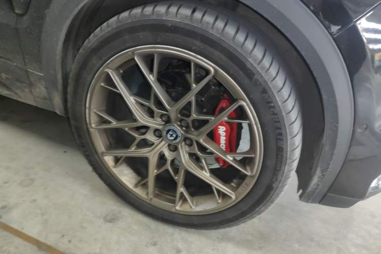 Used Lynk & Co 05 2020 2.0TD Four-Wheel Drive Limited-Edition Timed Release Right Front Wheel Hub