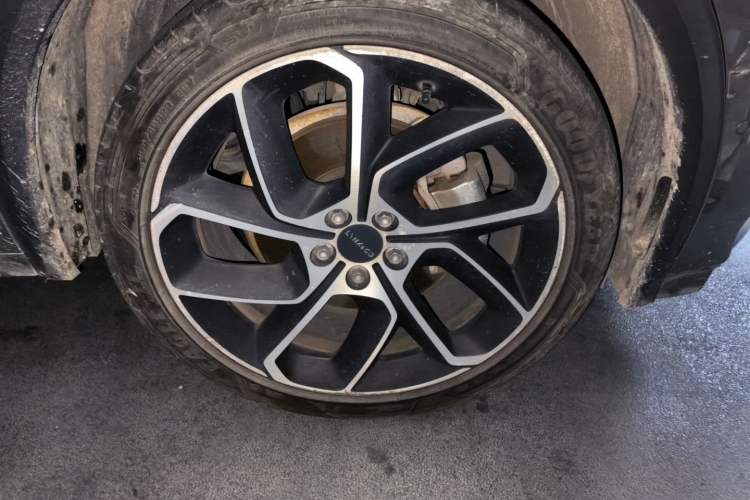 Used Lynk & Co 05 2020 2.0TD Two-Wheel Drive Shine Halo Right Front Wheel Hub