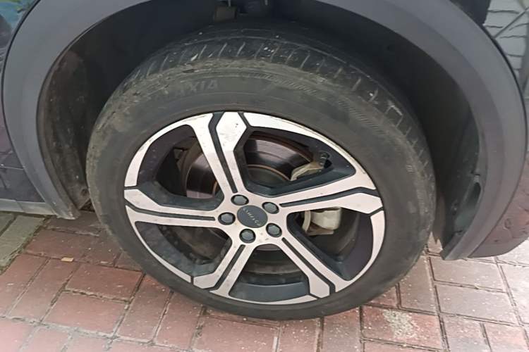 Used Lynk & Co 05 2020 2.0TD Two-Wheel Drive Zhaoyang Plus Right Front Wheel Hub