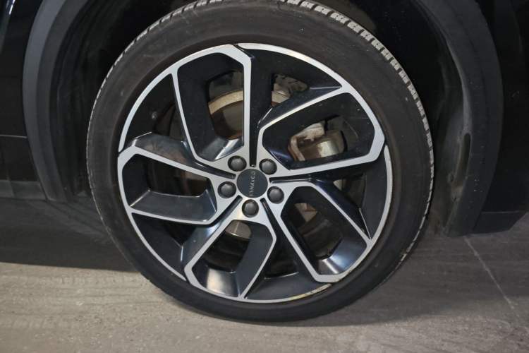 Used Lynk & Co 05 2020 2.0TD Two-Wheel Drive Shine Halo Right Front Wheel Hub