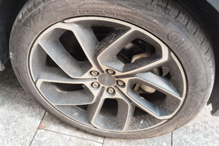 Used Lynk & Co 05 2020 2.0TD Two-Wheel Drive Shine Halo Right Front Wheel Hub