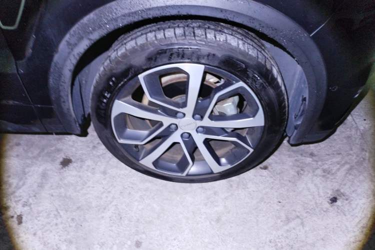 Used Lynk & Co 05 2020 2.0TD Four-Wheel Drive HypeHalo Right Front Wheel Hub