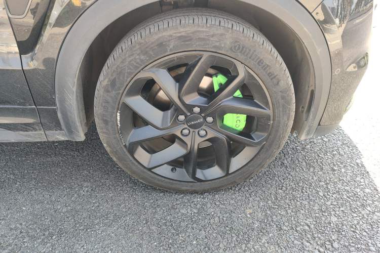Used Lynk & Co 05 2020 2.0TD Two-Wheel Drive Shine Halo Right Front Wheel Hub