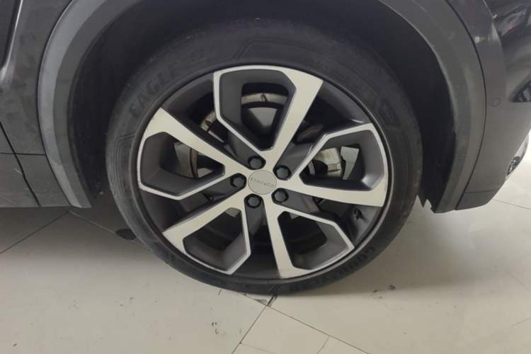 Used Lynk & Co 05 2020 2.0TD Four-Wheel Drive HypeHalo Right Front Wheel Hub