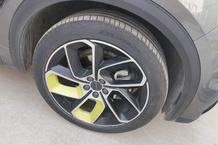 Used Lynk & Co 05 2020 2.0TD Two-Wheel Drive Shine Halo Right Front Wheel Hub