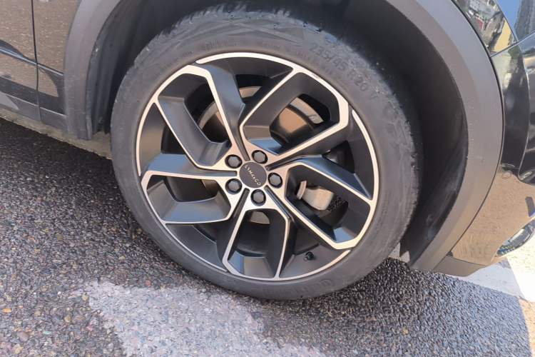 Used Lynk & Co 05 2020 2.0TD Two-Wheel Drive Shine Halo Right Front Wheel Hub