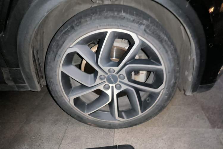 Used Lynk & Co 05 2020 2.0TD Two-Wheel Drive Zhaoyao Right Front Wheel Hub