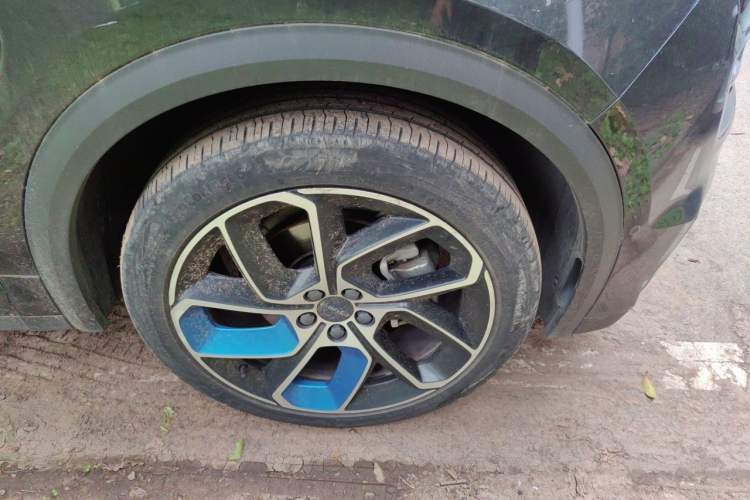 Used Lynk & Co 05 2020 2.0TD Two-Wheel Drive Shine Halo Right Front Wheel Hub
